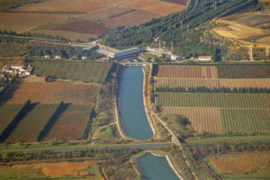canal du bas Rhône à bellegarde vu du ciel