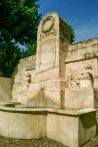 fontaine des sirenes à bellegarde