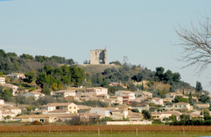 vue du village de bellegarde avec la madone